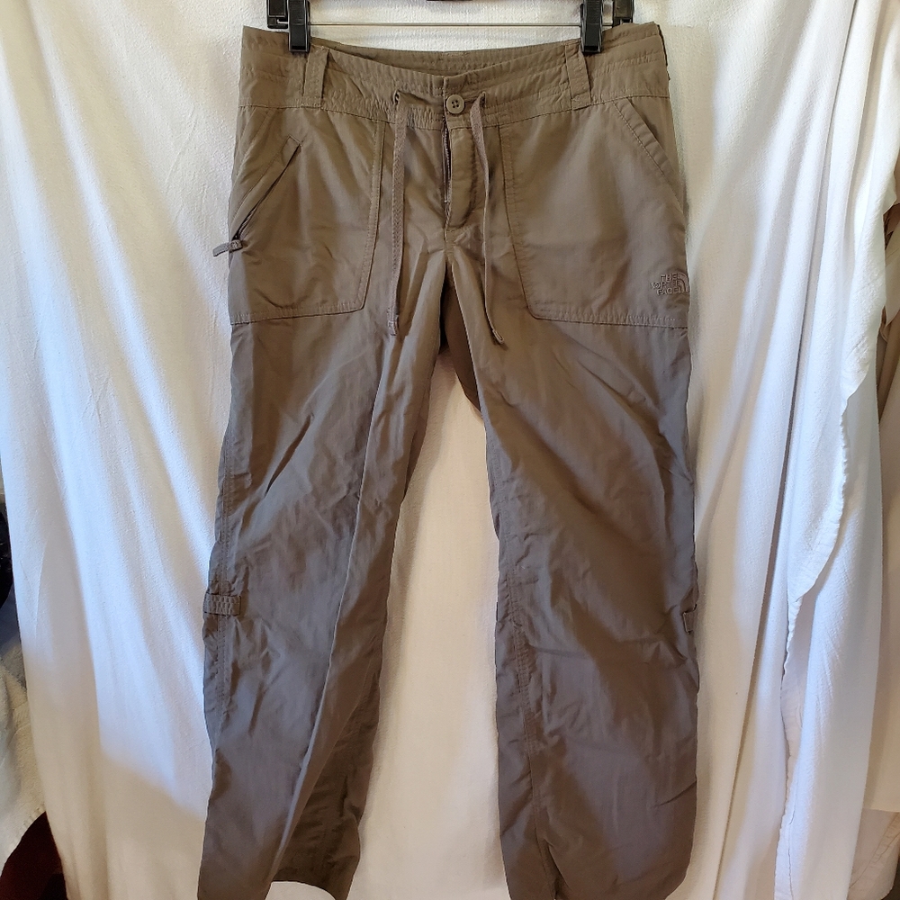 North Face Cargo Pants Size 6 Short
